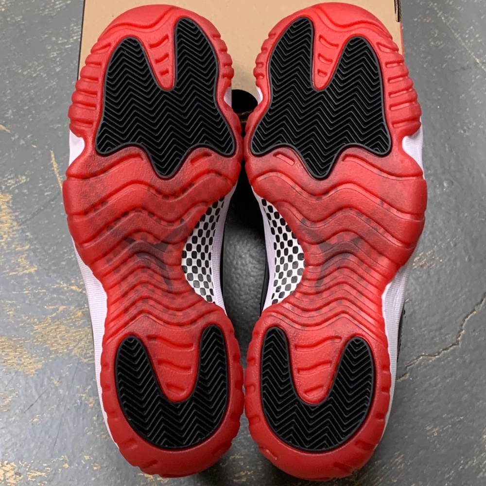Air Jordan 11 XI Bred Retro 23 378037-061 10.5 - Picture 7 of 8